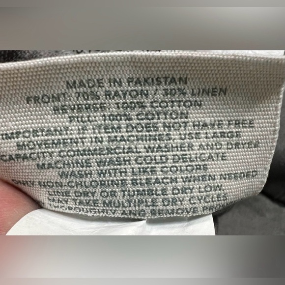 NEW Casaluna Heavyweight Linen Blend Queen Size Quilt Dark Gray Winter Cozy Warm - Picture 12 of 14